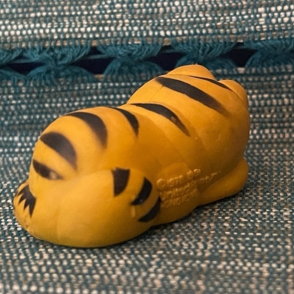 Vintage 1981 Garfield Rubber Eraser/Toy! - Picture 3 of 8
